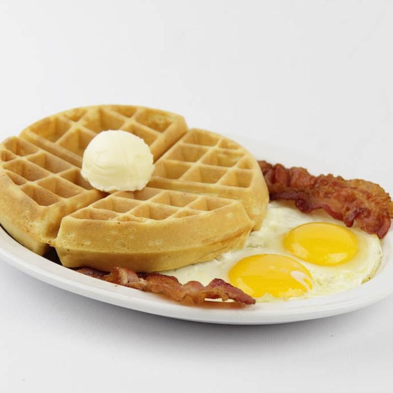 Waffle with bacon and eggs